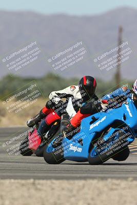 media/Oct-13-2025-Moto Forza (Mon) [[a66d839500]]/3-B Group/Session 3 (Turn 16)/